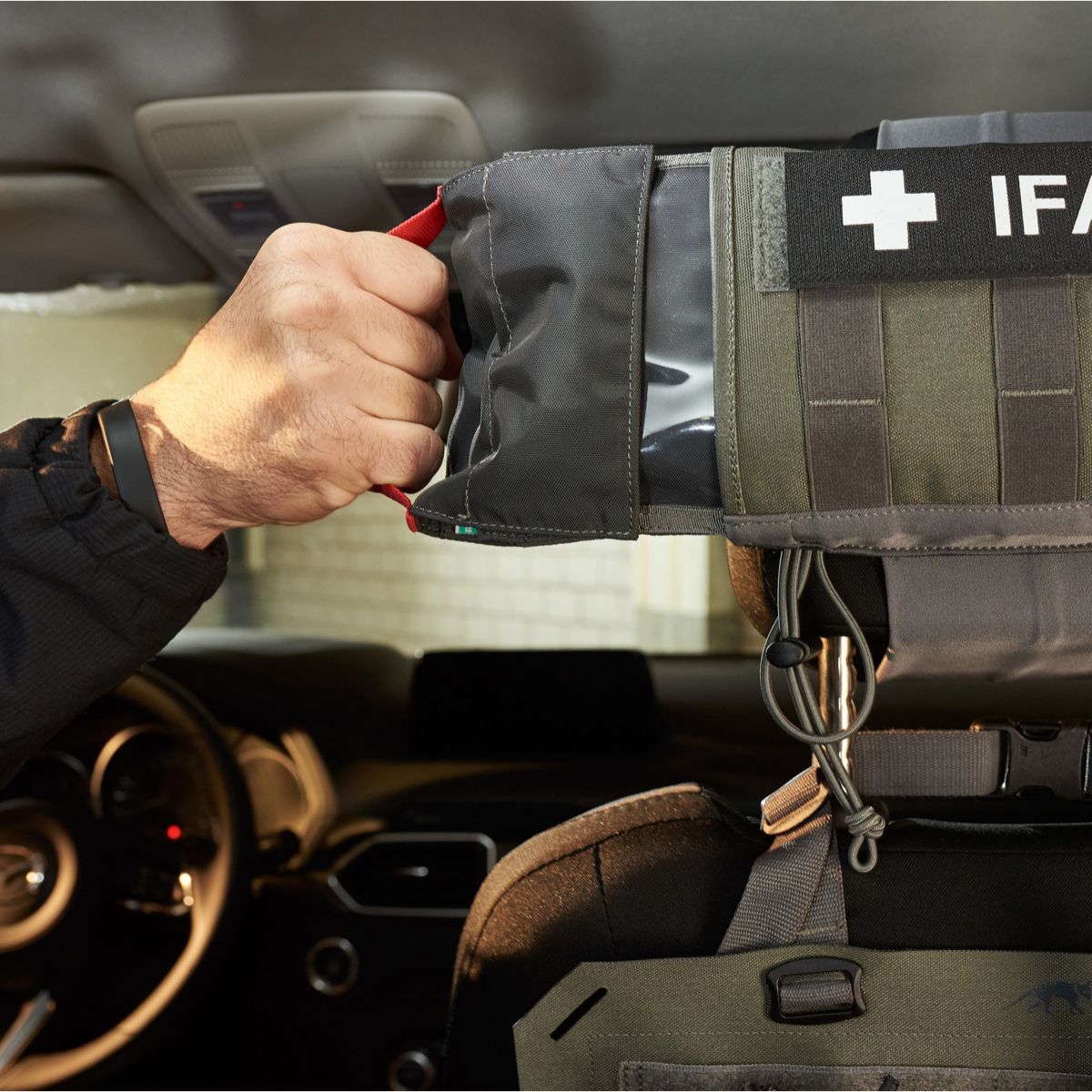 Erste-Hilfe-Tasche Head Rest IFAK – Olive